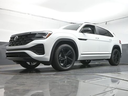 New 2026 Volkswagen Atlas Cross Sport SEL R-Line image 35