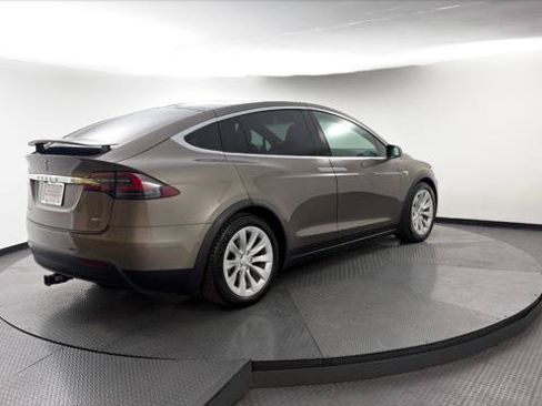 Used 2016 Tesla Model X 90D AWD/4WD image 7