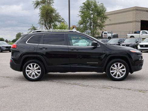 Used 2017 Jeep Cherokee Limited AWD/4WD image 7
