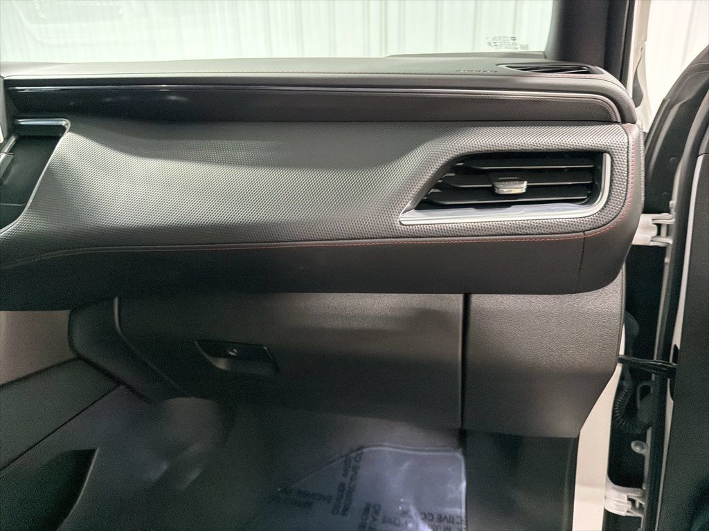 Certified 2022 Chevrolet Suburban RST w/ Luxury Package AWD/4WD image 23