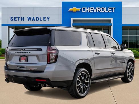 Used 2024 Chevrolet Suburban RST w/ Sport Performance Package AWD/4WD image 7