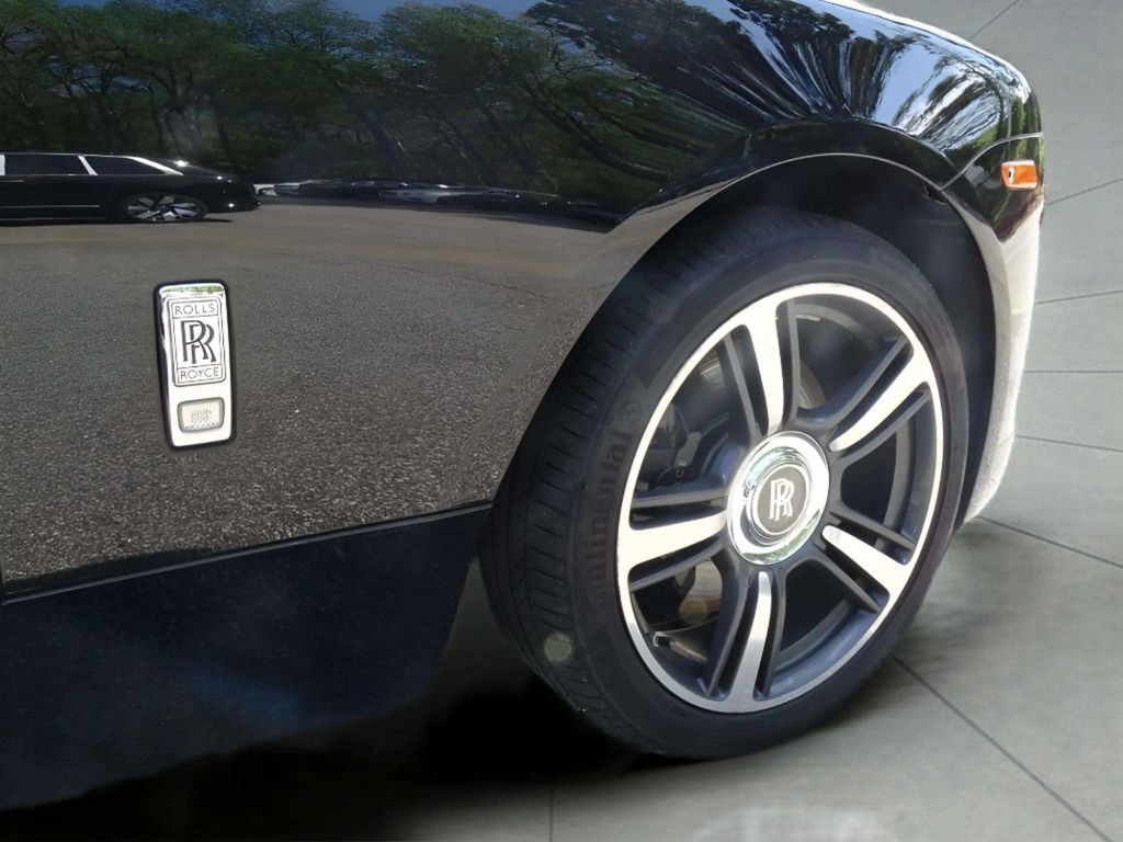 Certified 2017 Rolls-Royce Wraith RWD image 21