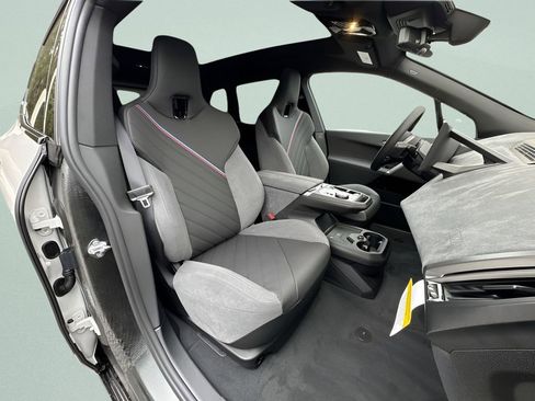 New 2026 BMW iX xDrive45 w/ M Sport Package image 29