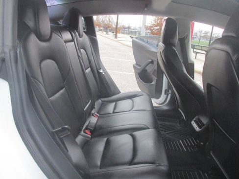 Used 2020 Tesla Model 3 image 18