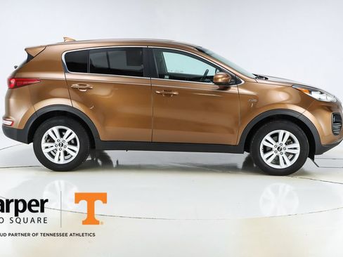 Used 2017 Kia Sportage LX AWD/4WD image 10