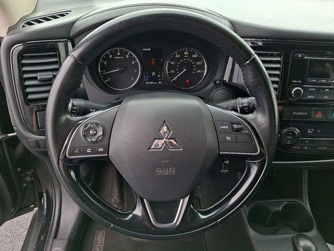 Used 2016 Mitsubishi Outlander AWD image 15