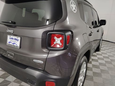 Used 2020 Jeep Renegade Latitude image 30