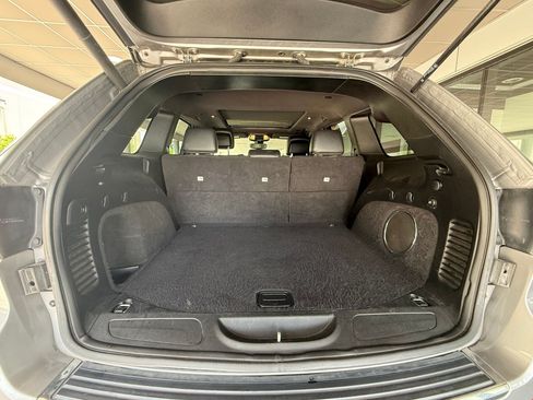 Used 2020 Jeep Grand Cherokee Limited w/ Luxury Group II RWD image 21