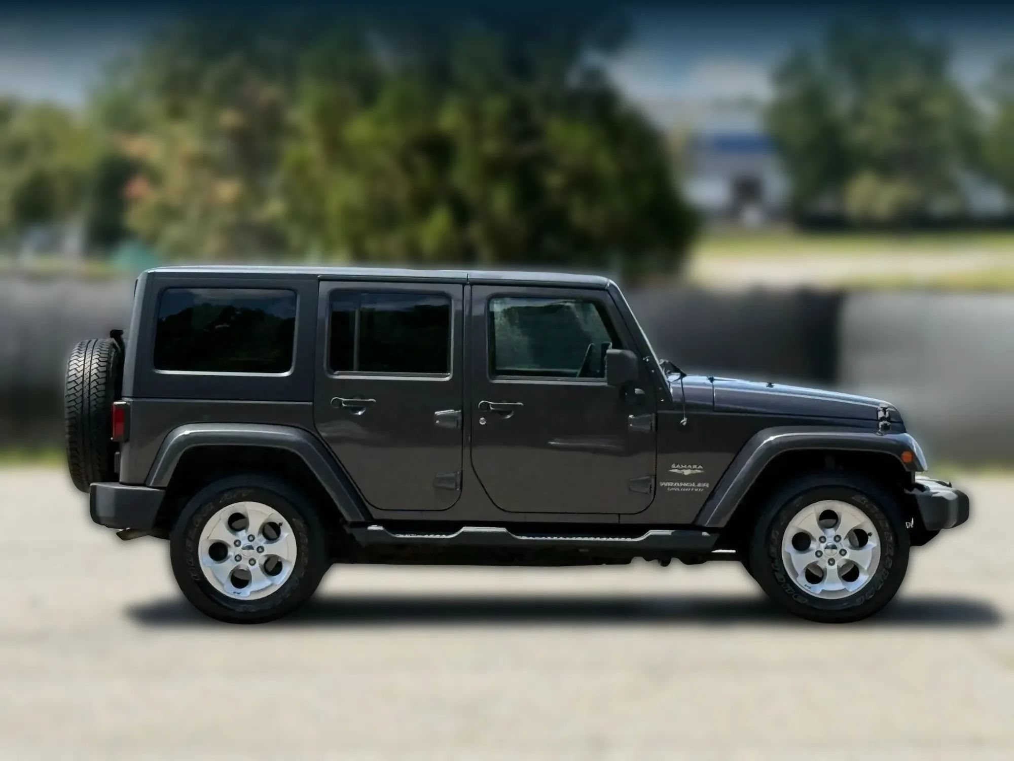 Used 2014 Jeep Wrangler Unlimited Sahara w/ Connectivity Group AWD/4WD image 7