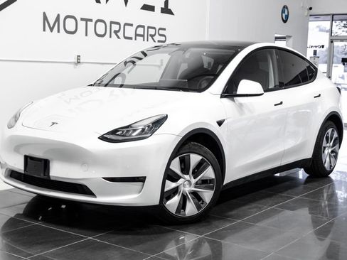 Used 2022 Tesla Model Y Long Range AWD/4WD image 7