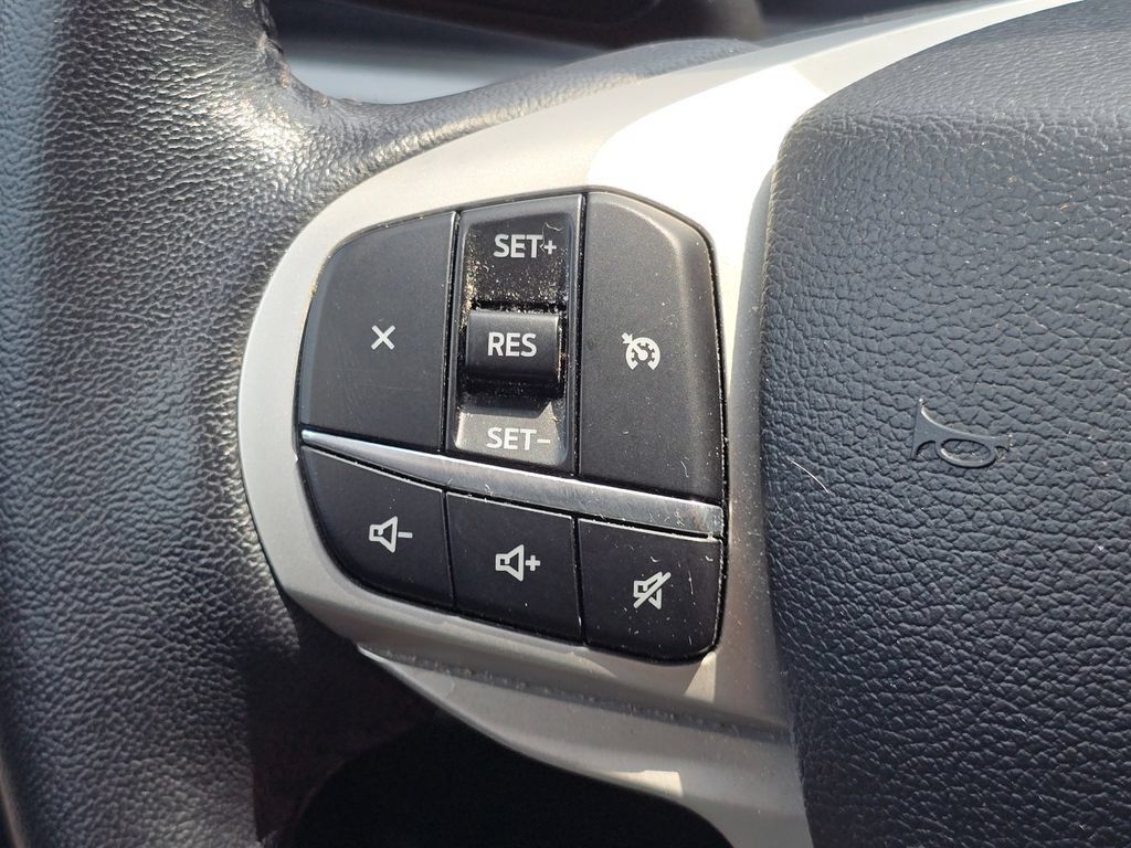 Used 2023 Ford Explorer XLT AWD/4WD image 14