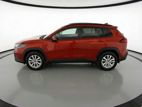 Certified 2022 Toyota Corolla Cross LE image 38