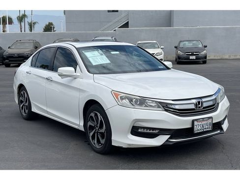 Used 2017 Honda Accord EX image 8