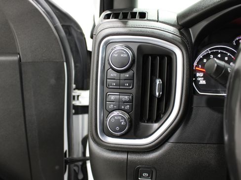 Used 2022 Chevrolet Silverado 1500 RST AWD/4WD image 9