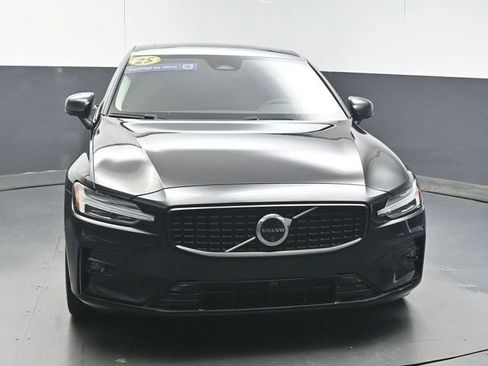 Used 2025 Volvo S60 B5 Plus AWD/4WD image 3