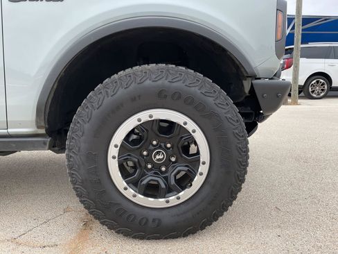 Used 2022 Ford Bronco Badlands image 37