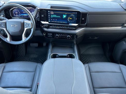 Used 2025 Chevrolet Silverado 2500 LTZ w/ LTZ Plus Package image 16