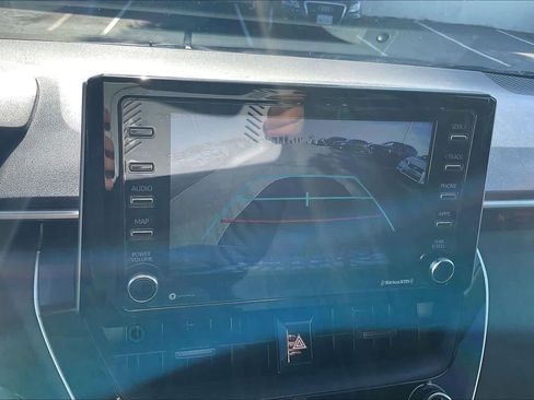 Used 2021 Toyota Corolla LE image 22