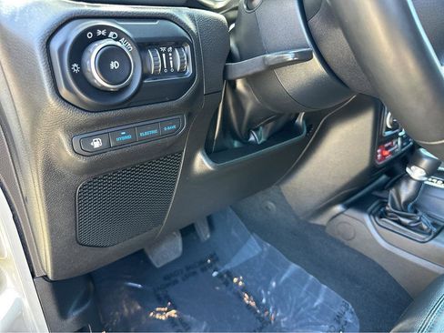 Used 2022 Jeep Wrangler Unlimited Rubicon 4xe w/ Steel Bumper Group image 32