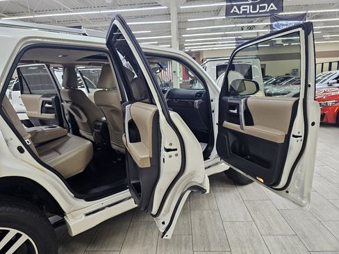 Used 2016 Toyota 4Runner Limited image 15