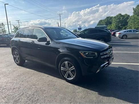 Used 2021 Mercedes-Benz GLC 300 4MATIC image 2