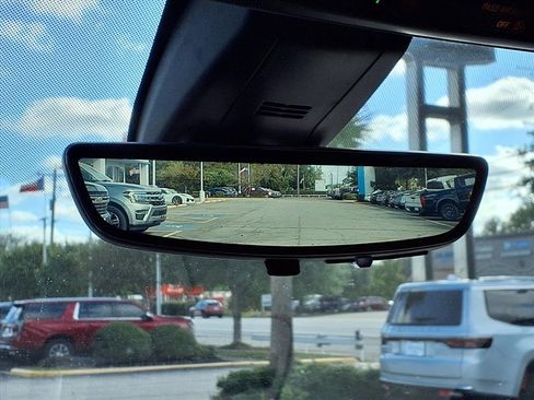 Used 2022 Chevrolet Suburban High Country w/ LPO, Illumination Package image 4