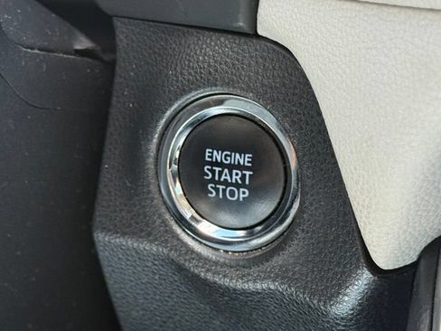 Used 2019 Toyota RAV4 XLE Premium FWD image 21
