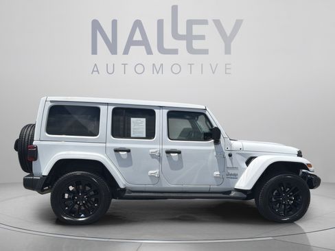 Used 2022 Jeep Wrangler Unlimited Sahara w/ Cold Weather Group AWD/4WD image 6