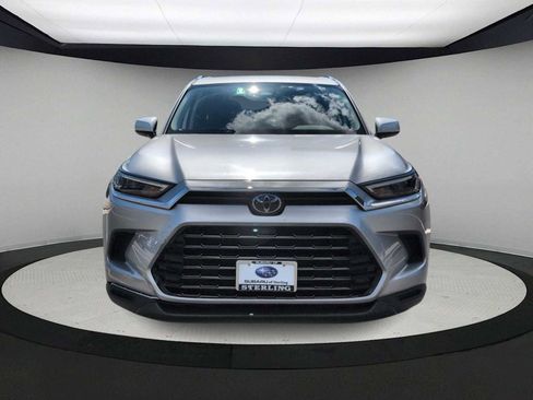 Used 2025 Toyota Grand Highlander FWD image 3