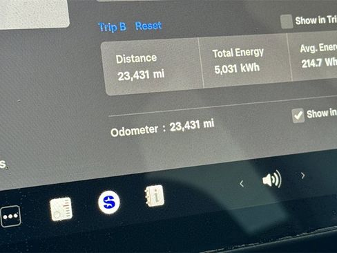 Used 2023 Tesla Model 3 Standard Range image 24