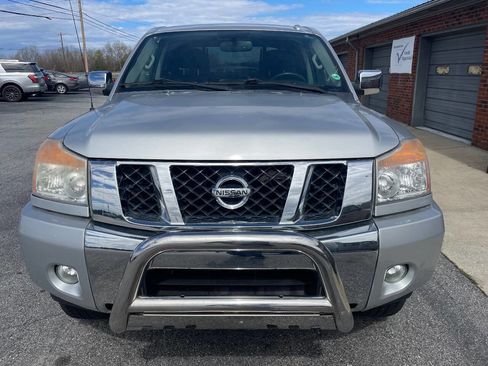 Used 2015 Nissan Titan SL image 6
