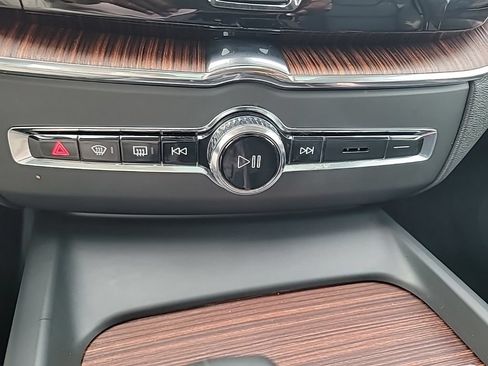 Used 2023 Volvo XC60 B5 Plus w/ Climate Package AWD/4WD image 20