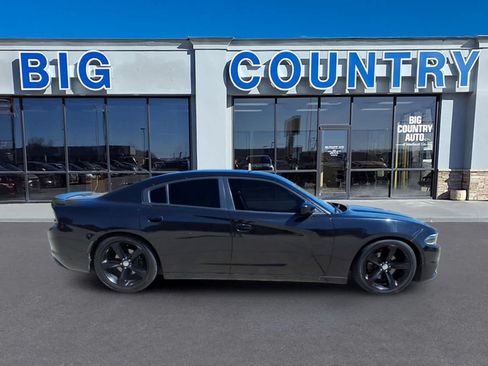 Used 2016 Dodge Charger R/T RWD image 4