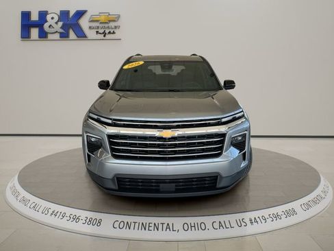 New 2026 Chevrolet Traverse LT image 2