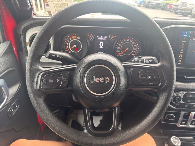 Used 2026 Jeep Wrangler Sport AWD/4WD image 17