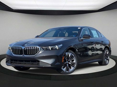 Used 2026 BMW 530i xDrive w/ Premium Package AWD/4WD image 1