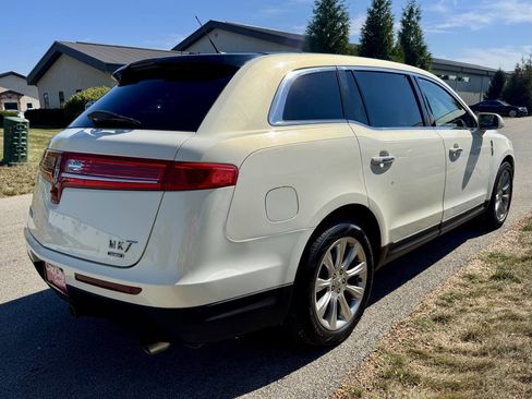 Used 2013 Lincoln MKT AWD image 6