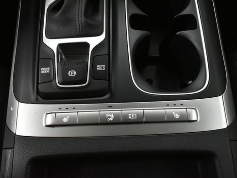 Certified 2024 Kia Carnival LX image 21