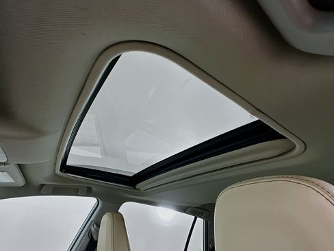 Used 2014 Toyota RAV4 Limited image 26