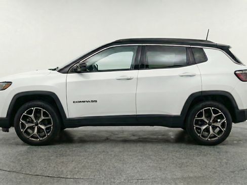 Used 2025 Jeep Compass Limited AWD/4WD image 5
