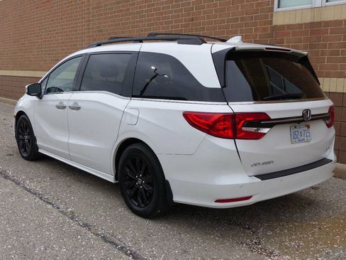 Used 2024 Honda Odyssey Elite image 8