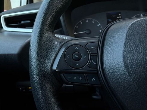 Used 2025 Toyota Corolla LE FWD image 33