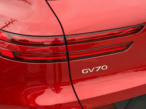 Used 2022 Genesis GV70 3.5T Sport w/ Sport Prestige Package AWD/4WD image 35