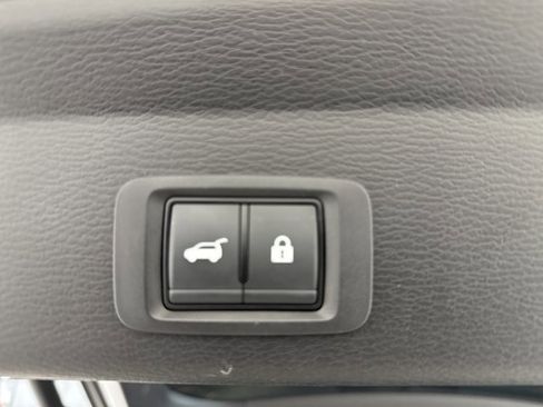 Used 2023 Mitsubishi Outlander SE image 31