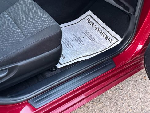 Used 2015 Toyota Camry LE image 15