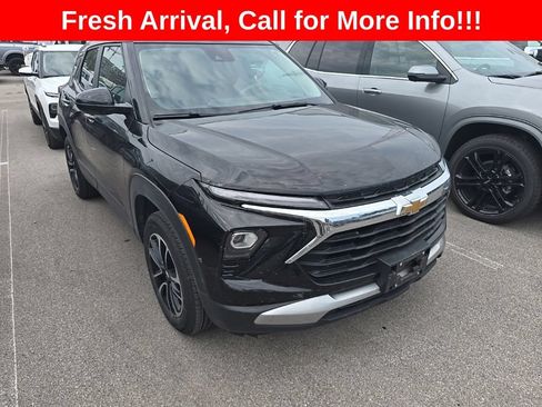 Used 2025 Chevrolet TrailBlazer LT AWD/4WD image 1