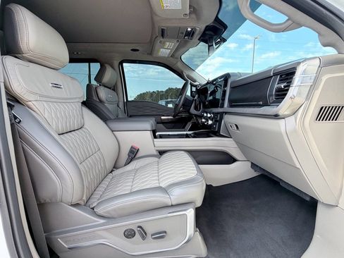 Used 2026 Ford F250 Platinum w/ Platinum Plus Package image 27