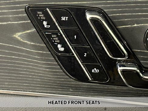 Used 2024 Cadillac Lyriq Luxury AWD/4WD image 9
