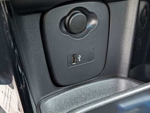 Used 2023 MINI Cooper SE FWD image 9