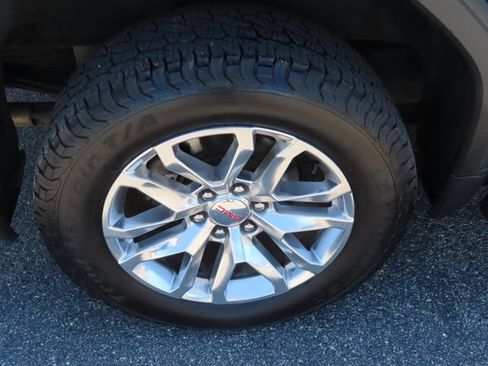 Used 2022 GMC Sierra 1500 SLT w/ SLT Premium Plus Package AWD/4WD image 15